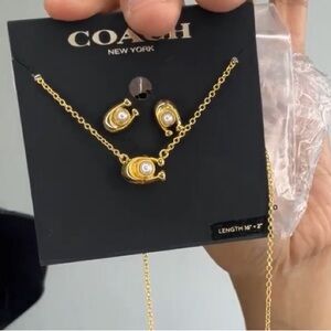 💯 New Coach Jewelry Set